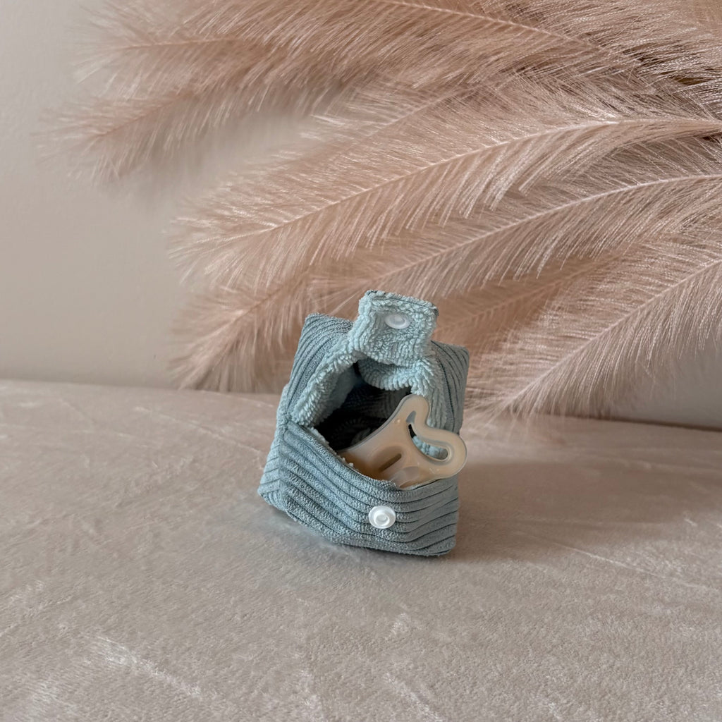 Boîte range tétine